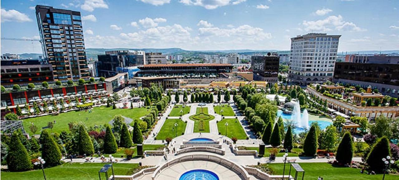 B House Rooms Iasi Exteriör bild